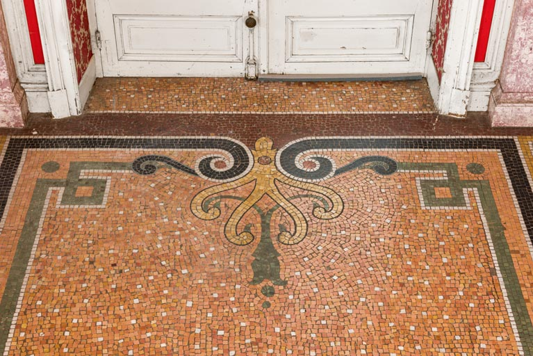 revêtement de sol © Région Bourgogne-Franche-Comté, Inventaire du patrimoine  revêtement de sol © Région Bourgogne-Franche-Comté, Inventaire du patrimoine