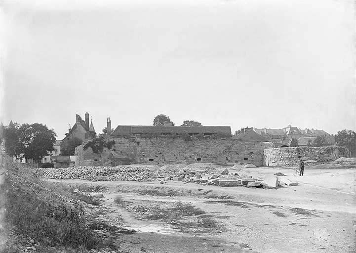  château fort © Archives départementales de la Côte-d'Or, Dijon