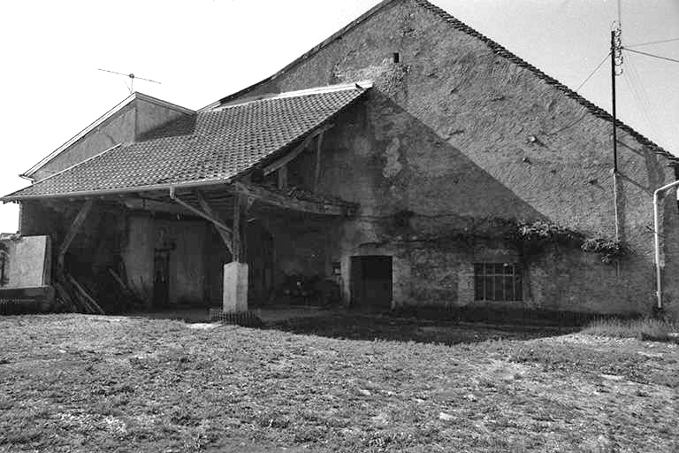 Ferme cadastrée 1940 B4 477, située le long du chemin de grande communication n° 68 : façade postérieure. © Région Bourgogne-Franche-Comté, Inventaire du patrimoine