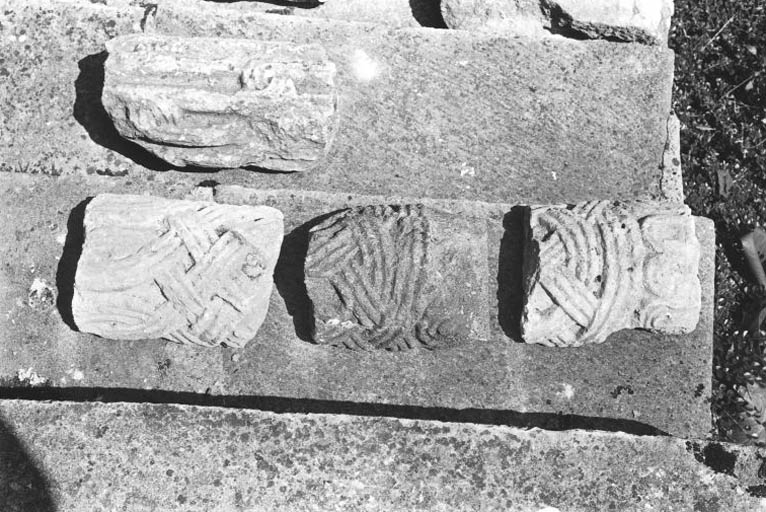 Vue de quatre fragments. © Région Bourgogne-Franche-Comté, Inventaire du patrimoine