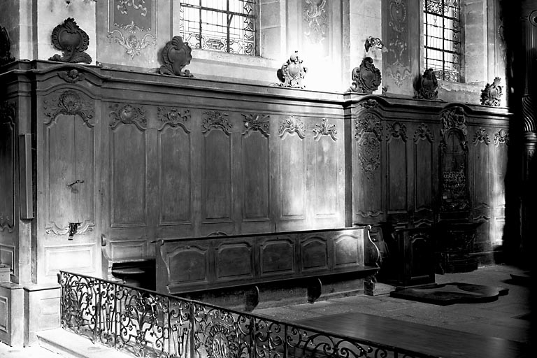 Vue d'ensemble du côté gauche du choeur. © Région Bourgogne-Franche-Comté, Inventaire du patrimoine