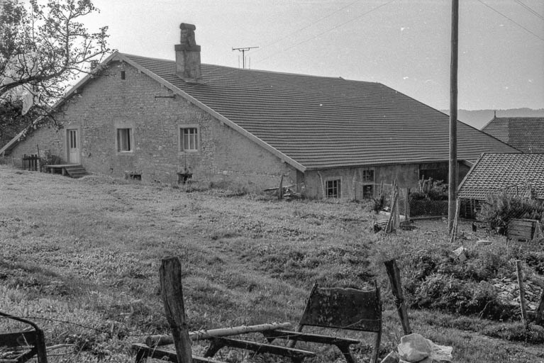 Ferme cadastrée 1945 D 180-181 : vue d'ensemble. © Région Bourgogne-Franche-Comté, Inventaire du patrimoine
