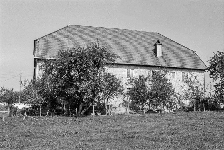 Ferme cadastrée 1961 AB 42 : vue d'ensemble. © Région Bourgogne-Franche-Comté, Inventaire du patrimoine