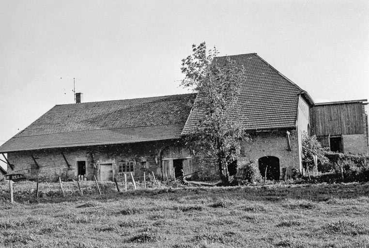 Ferme cadastrée 1961 C 27, située au lieudit Narbaud : façade antérieure. © Région Bourgogne-Franche-Comté, Inventaire du patrimoine