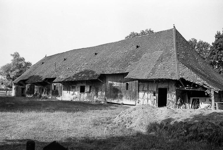 Façade postérieure en 1975. © Région Bourgogne-Franche-Comté, Inventaire du patrimoine