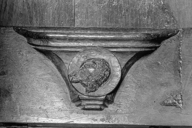 Stalles nord, n° 16, miséricorde. © Région Bourgogne-Franche-Comté, Inventaire du patrimoine