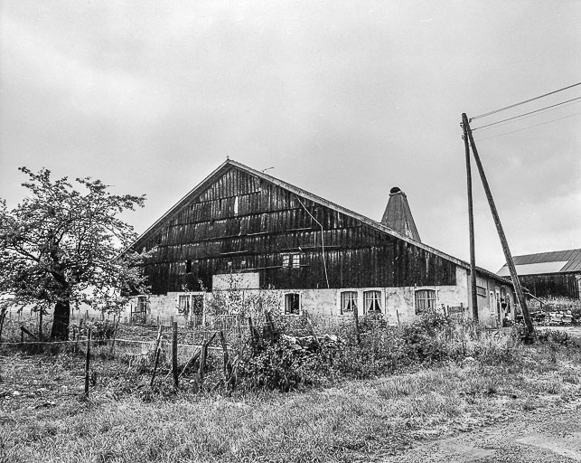 Ferme située au lieu-dit Combe d'Abondance, cadastrée B2 249 : vue d'ensemble. © Région Bourgogne-Franche-Comté, Inventaire du patrimoine