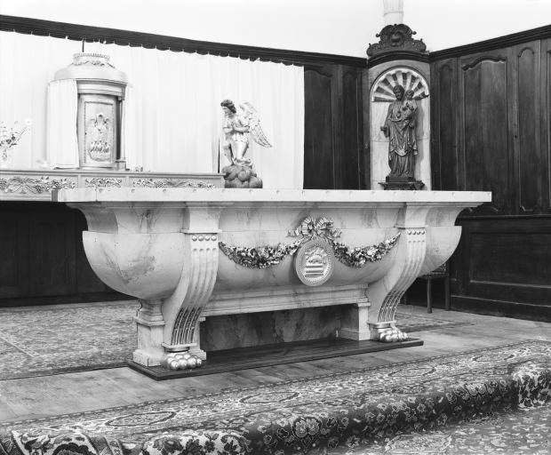 Vue d'ensemble de l'autel tombeau. © Région Bourgogne-Franche-Comté, Inventaire du patrimoine