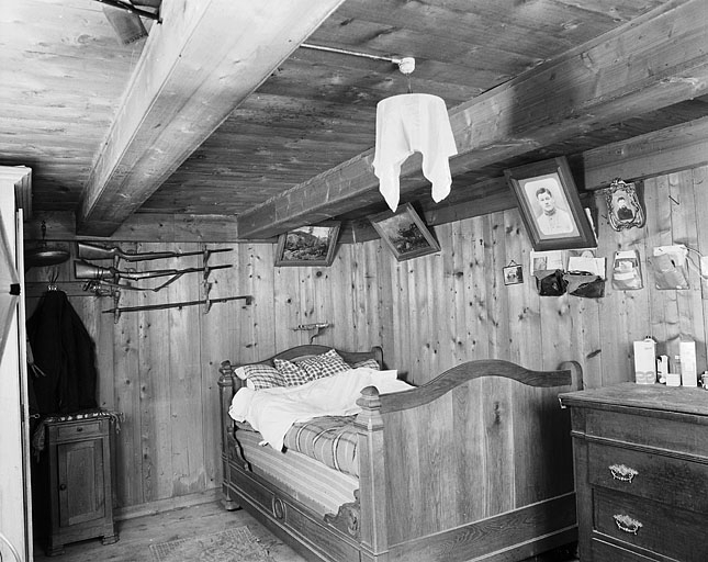 Intérieur : chambre droite au rez-de-chaussée. © Région Bourgogne-Franche-Comté, Inventaire du patrimoine