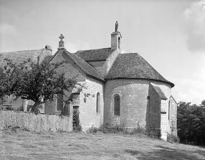 Extérieur : choeur et façade latérale droite. © Région Bourgogne-Franche-Comté, Inventaire du patrimoine