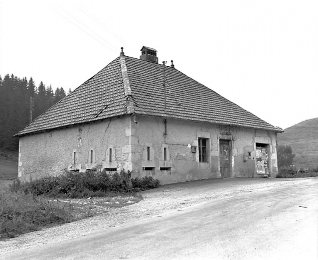 Façades antérieure et latérale gauche. © Région Bourgogne-Franche-Comté, Inventaire du patrimoine