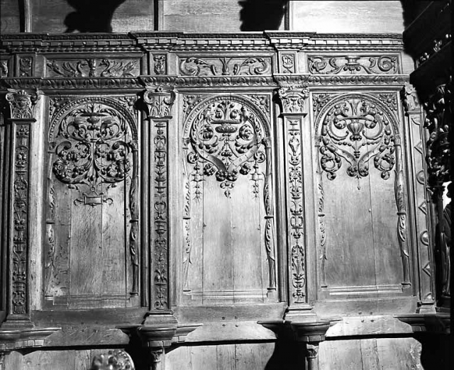 Panneaux 12, 13 et 14 des stalles nord. © Région Bourgogne-Franche-Comté, Inventaire du patrimoine