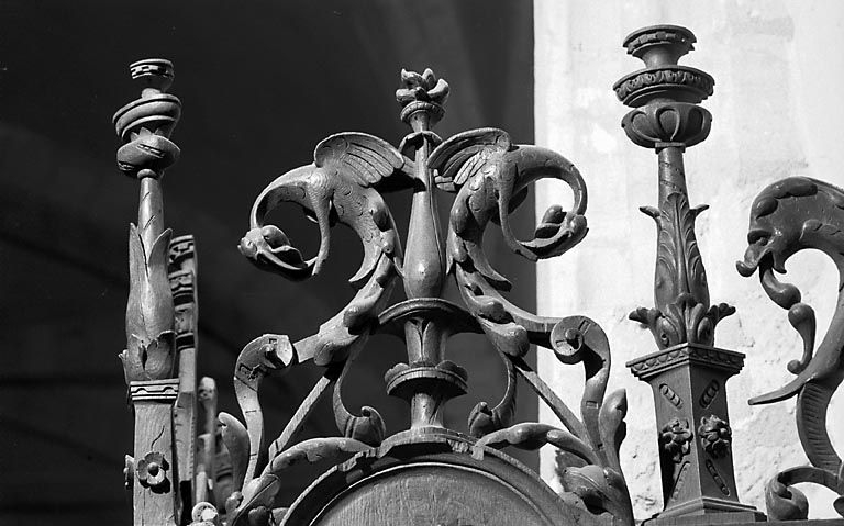 Couronnement n° 6 des stalles nord. © Région Bourgogne-Franche-Comté, Inventaire du patrimoine