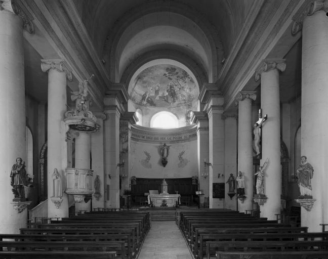 La nef et le choeur vus depuis l'entrée. © Région Bourgogne-Franche-Comté, Inventaire du patrimoine