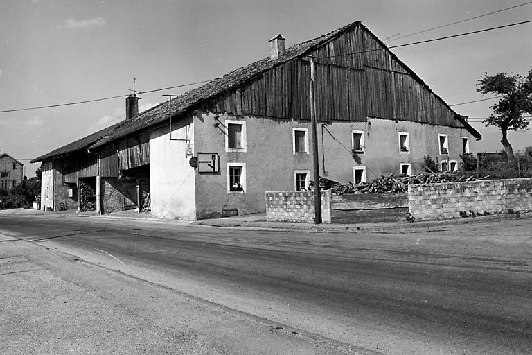 Vue de trois quarts. © Région Bourgogne-Franche-Comté, Inventaire du patrimoine