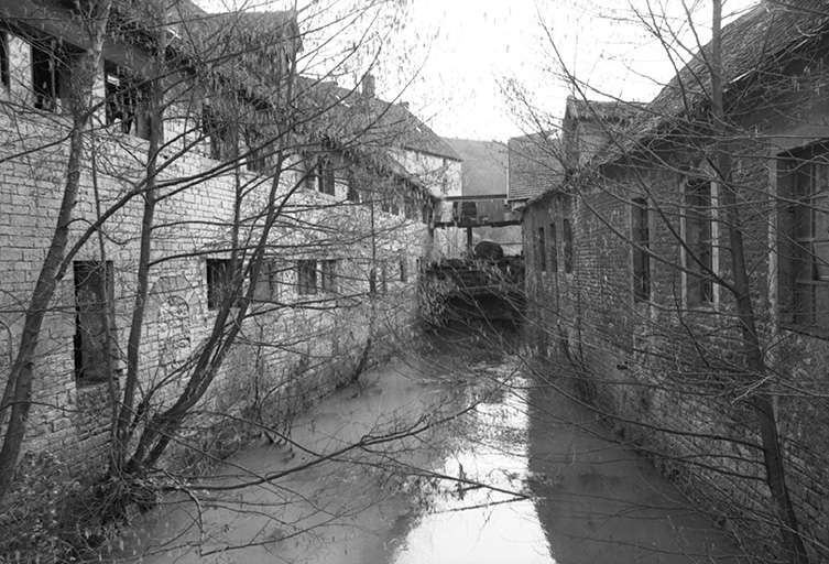 Canal et turbine. © Région Bourgogne-Franche-Comté, Inventaire du patrimoine Canal et turbine. © Région Bourgogne-Franche-Comté, Inventaire du patrimoine