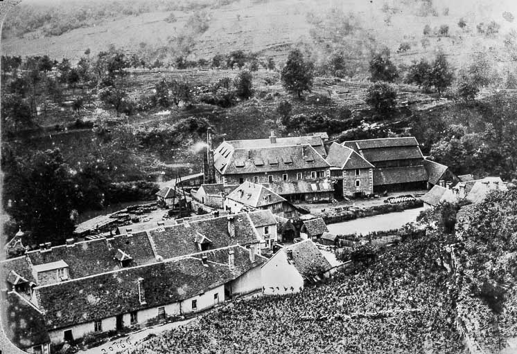 Vue d'ensemble des Usines du Bas (Moulins Neufs), limite 19e siècle 20e siècle. © Région Bourgogne-Franche-Comté, Inventaire du patrimoine Vue d'ensemble des Usines du Bas (Moulins Neufs), limite 19e siècle 20e siècle. © Région Bourgogne-Franche-Comté, Inventaire du patrimoine