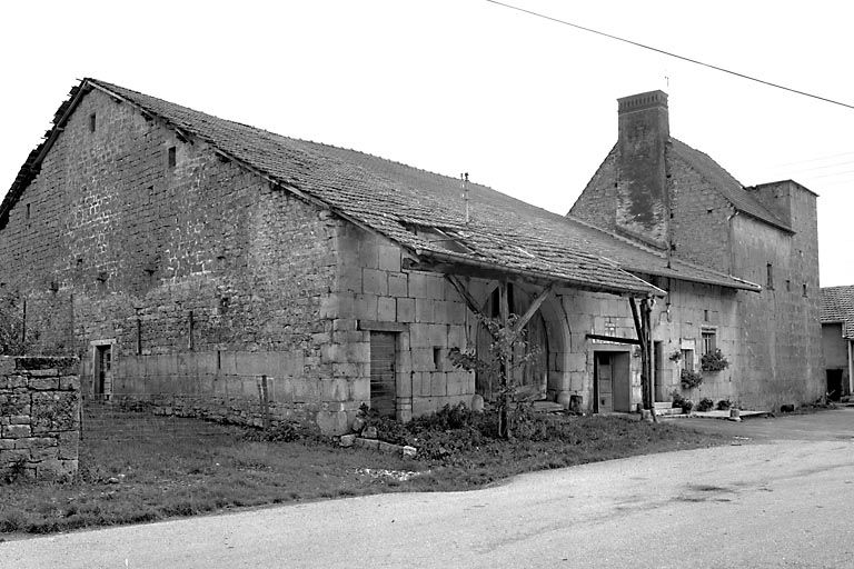 Vue générale depuis la rue. © Région Bourgogne-Franche-Comté, Inventaire du patrimoine
