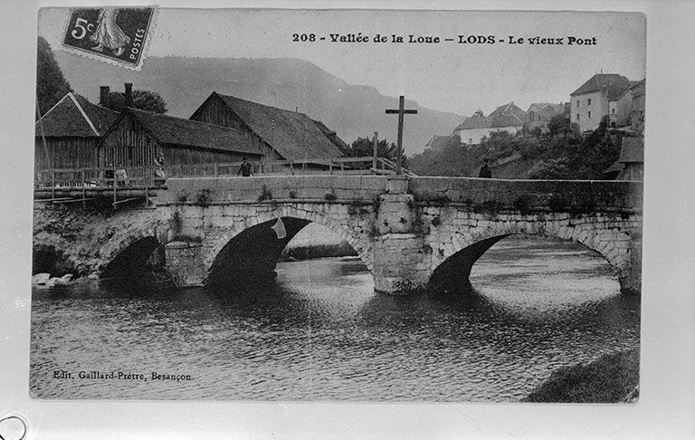 Vallée de la Loue. Lods. Le Vieux Pont, limite 19e siècle 20e siècle. © Région Bourgogne-Franche-Comté, Inventaire du patrimoine Vallée de la Loue. Lods. Le Vieux Pont, limite 19e siècle 20e siècle. © Région Bourgogne-Franche-Comté, Inventaire du patrimoine