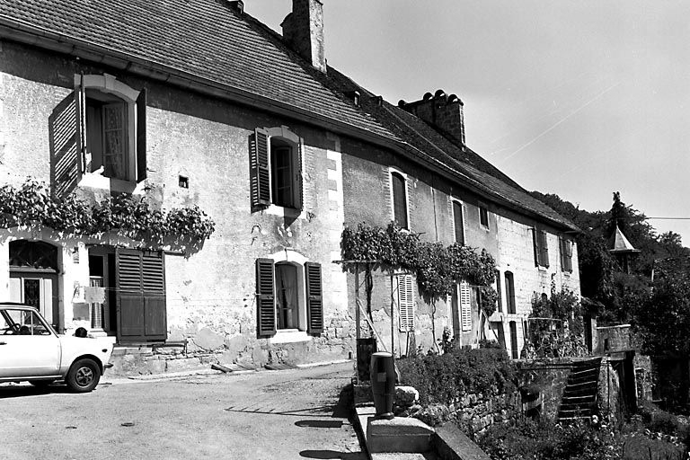 Façade antérieure. © Région Bourgogne-Franche-Comté, Inventaire du patrimoine Façade antérieure. © Région Bourgogne-Franche-Comté, Inventaire du patrimoine