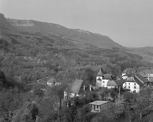 Vue générale depuis le haut de la rue Ernest Reyer. © Région Bourgogne-Franche-Comté, Inventaire du patrimoine