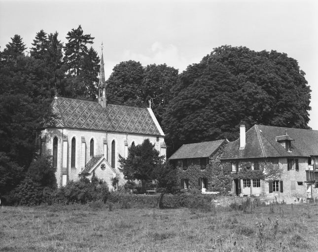 Chapelle et école depuis l'est. © Région Bourgogne-Franche-Comté, Inventaire du patrimoine