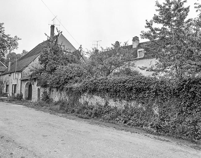 Vue d'ensemble de trois quarts droit. © Région Bourgogne-Franche-Comté, Inventaire du patrimoine