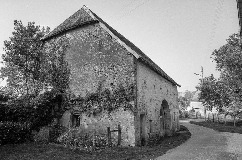 Le moulin : partie agricole vue de trois quarts gauche. © Région Bourgogne-Franche-Comté, Inventaire du patrimoine