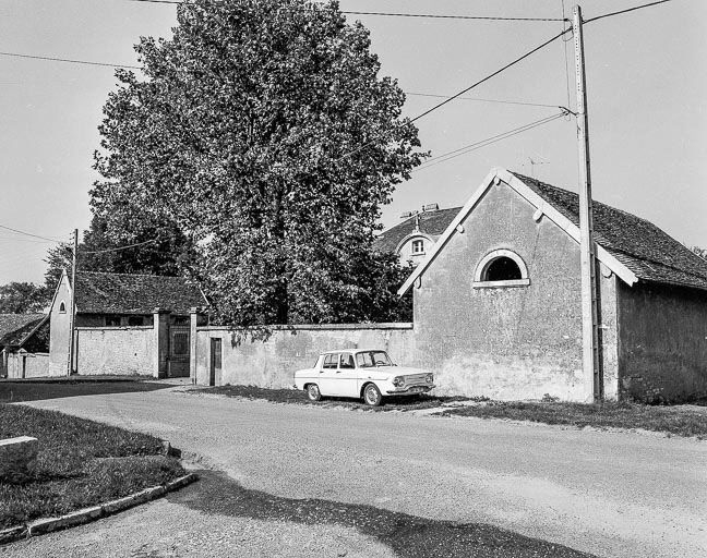 Vue générale depuis la rue. © Région Bourgogne-Franche-Comté, Inventaire du patrimoine