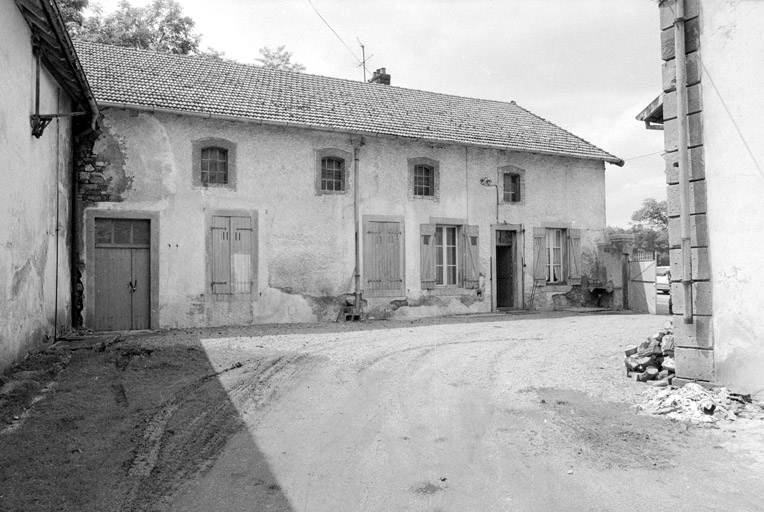 La conciergerie en 1980. SRI. Enquête régionale sur les bâtiments industriels (1979-1981). © Région Bourgogne-Franche-Comté, Inventaire du patrimoine