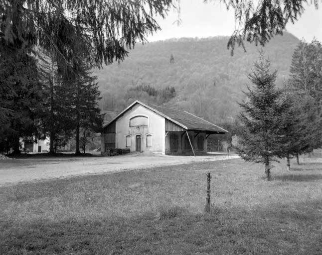 Lods, façade postérieure et façade latérale droite de la gare de marchandises. © Région Bourgogne-Franche-Comté, Inventaire du patrimoine