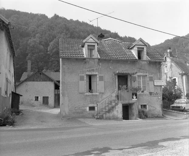 Magasin coopératif la Fraternelle. Vue de face en 1981. © Région Bourgogne-Franche-Comté, Inventaire du patrimoine