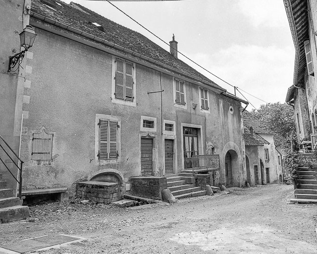 Maison située rue de l'Eglise : façade antérieure. © Région Bourgogne-Franche-Comté, Inventaire du patrimoine