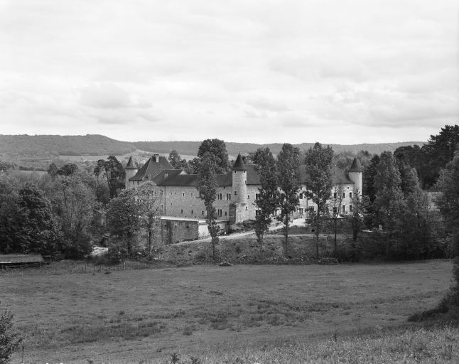 Vue de situation depuis l'ouest. © Région Bourgogne-Franche-Comté, Inventaire du patrimoine