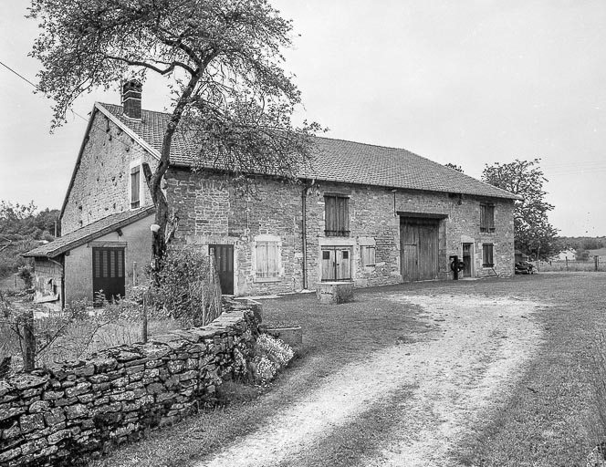 Ferme : façade antérieure. © Région Bourgogne-Franche-Comté, Inventaire du patrimoine