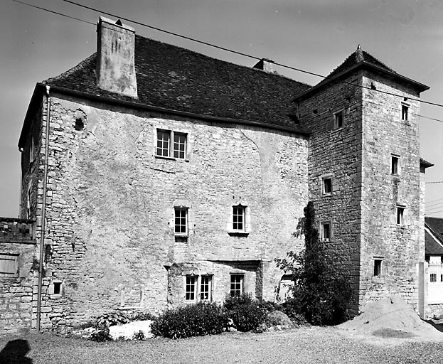 Façade latérale gauche. © Région Bourgogne-Franche-Comté, Inventaire du patrimoine