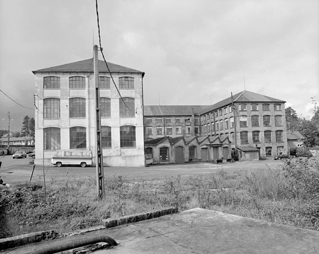 Vue depuis l'est en 1981. SRI. Enquête régionale sur les bâtiments industriels (1979-1981). © Région Bourgogne-Franche-Comté, Inventaire du patrimoine