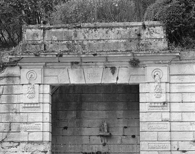 Partie supérieure du buffet d'eau. © Région Bourgogne-Franche-Comté, Inventaire du patrimoine