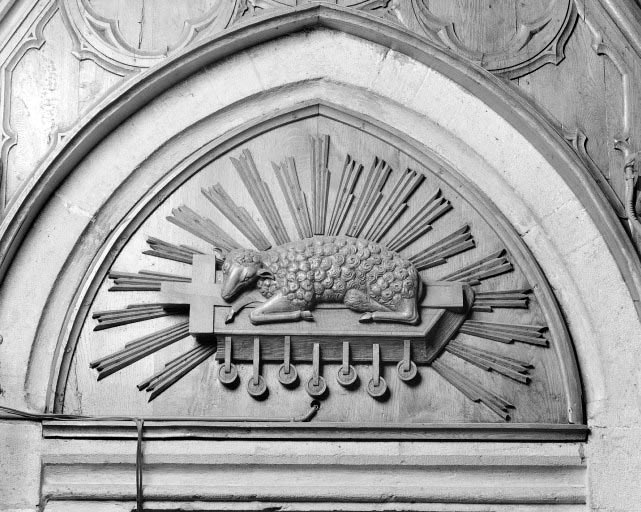 Tympan de la porte de sacristie droite. © Région Bourgogne-Franche-Comté, Inventaire du patrimoine