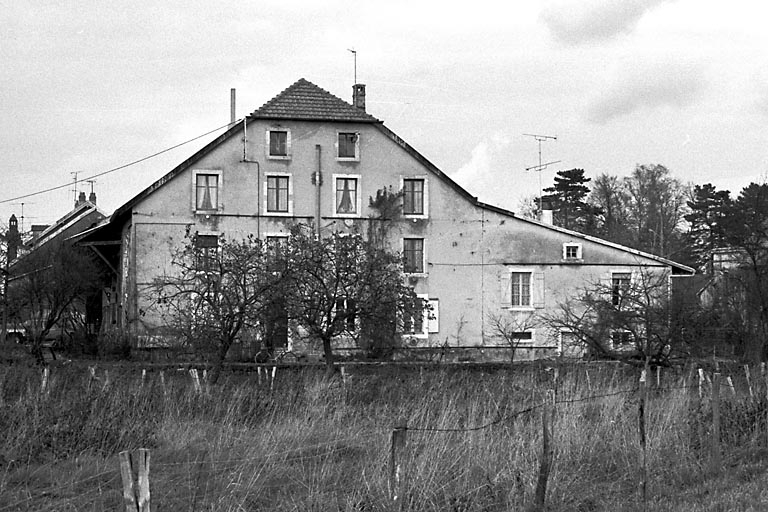 Vue du pignon droit de l'habitation. © Région Bourgogne-Franche-Comté, Inventaire du patrimoine