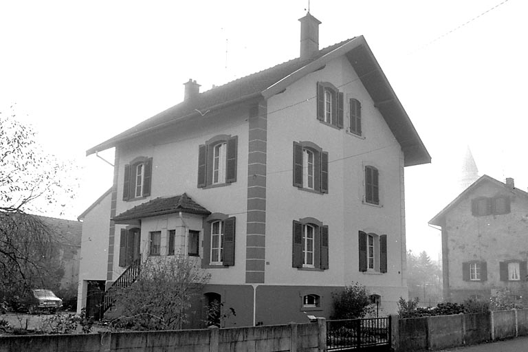 Vue de trois quarts gauche. © Région Bourgogne-Franche-Comté, Inventaire du patrimoine