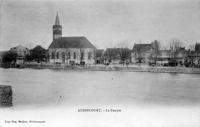 Vue de la Grande Rue et du temple. © Région Bourgogne-Franche-Comté, Inventaire du patrimoine