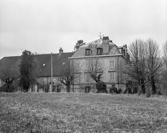 Façade antérieure. © Région Bourgogne-Franche-Comté, Inventaire du patrimoine Façade antérieure. © Région Bourgogne-Franche-Comté, Inventaire du patrimoine