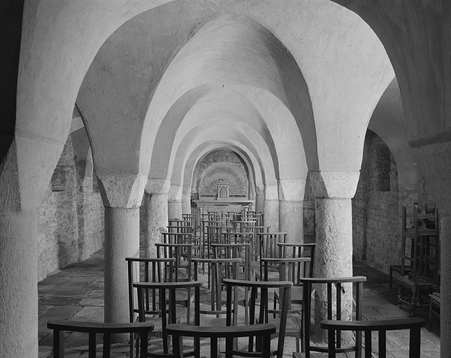 Eglise Saint-Désiré. Crypte, vue générale. © Région Bourgogne-Franche-Comté, Inventaire du patrimoine