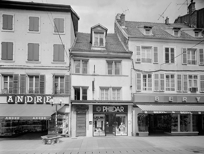 Façade sur rue. © Région Bourgogne-Franche-Comté, Inventaire du patrimoine Façade sur rue. © Région Bourgogne-Franche-Comté, Inventaire du patrimoine