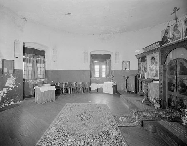 Tour Henriette. Pièce du cinquième niveau aménagée en église orthodoxe. © Région Bourgogne-Franche-Comté, Inventaire du patrimoine