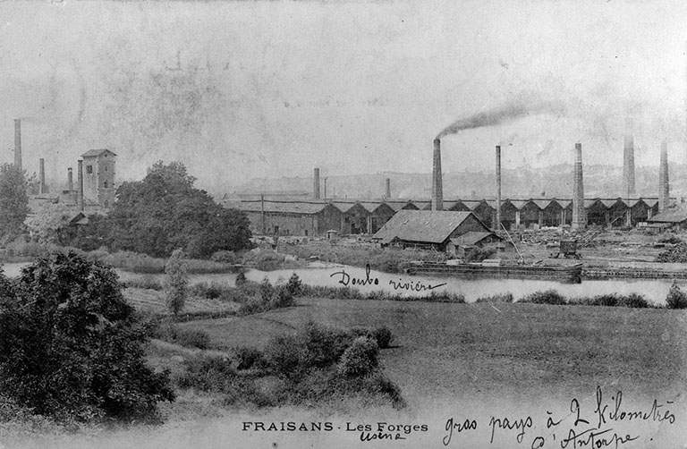 Fraisans. Les Forges, vues de l'est, et le port. © Région Bourgogne-Franche-Comté, Inventaire du patrimoine Fraisans. Les Forges, vues de l'est, et le port. © Région Bourgogne-Franche-Comté, Inventaire du patrimoine