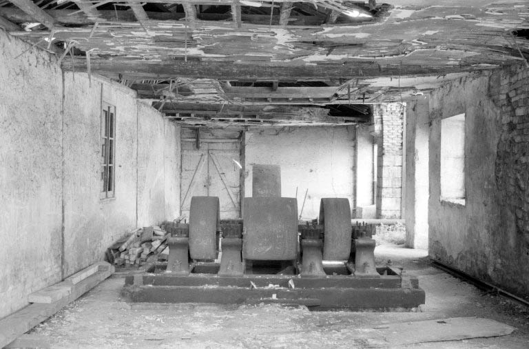 Vieille Forge. Bâtiment d'eau dit le Sénat : intérieur. © Région Bourgogne-Franche-Comté, Inventaire du patrimoine Vieille Forge. Bâtiment d'eau dit le Sénat : intérieur. © Région Bourgogne-Franche-Comté, Inventaire du patrimoine