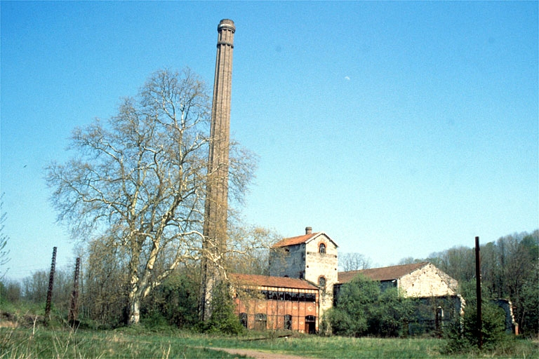 Forge Neuve. Centrale électrique, monte-charge du haut-fourneau et fonderie. © Région Bourgogne-Franche-Comté, Inventaire du patrimoine Forge Neuve. Centrale électrique, monte-charge du haut-fourneau et fonderie. © Région Bourgogne-Franche-Comté, Inventaire du patrimoine