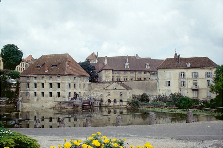 Vue d'ensemble, depuis l'est. © Région Bourgogne-Franche-Comté, Inventaire du patrimoine